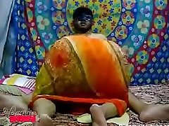 Watch till the end. my indian aunt has the biggest ass and shows ait whikle sucking my cock