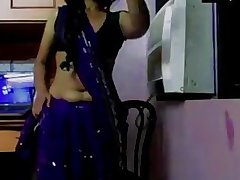 Mallu desi lilly aunty ki chokt ki pyas kaise bhujaye aunty ki puti dasta dekho choot ki aag nikaldi